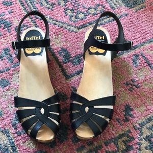 Swedish Hasbeens Debutant peep toe black sandal clogs low heel size 10 euro 41